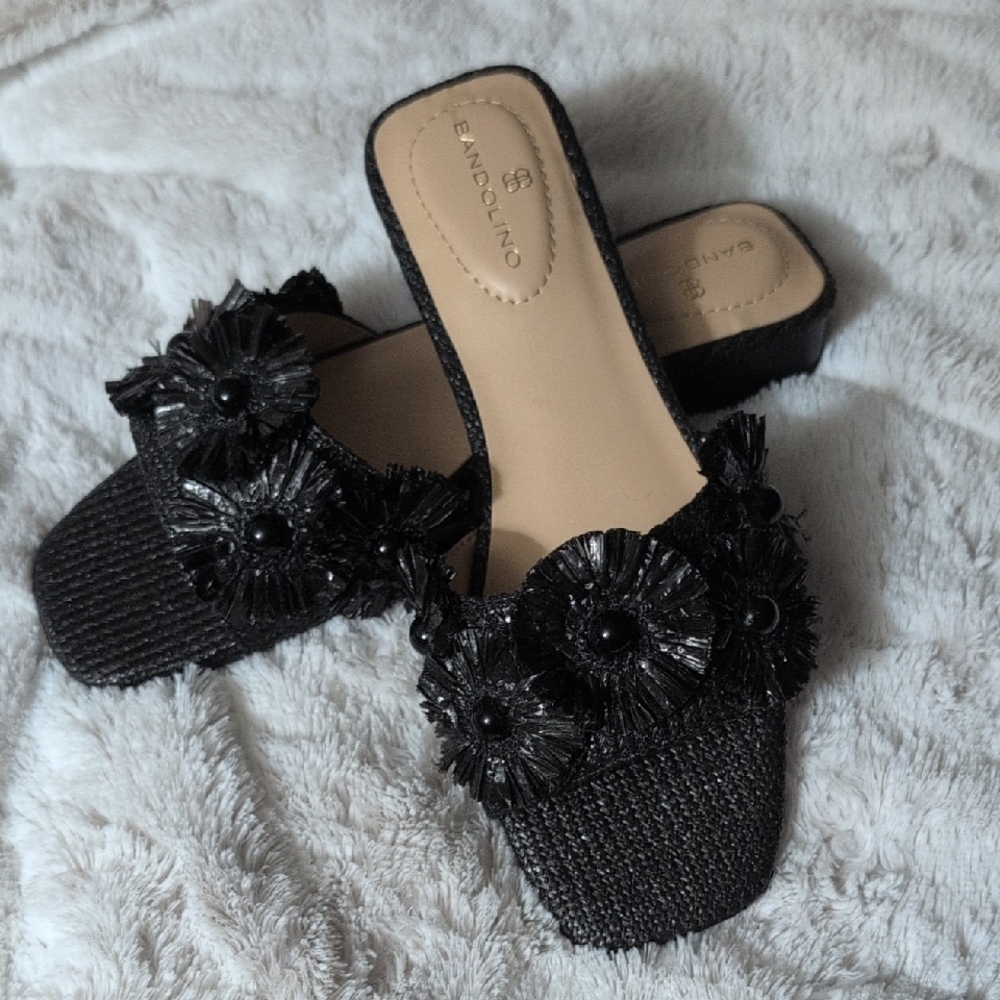 Bandolino Black Textured Floral Mules ✨NWOT✨